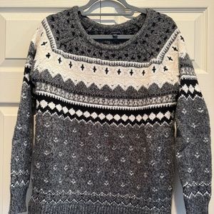 American Eagle Gray, White, and Black Relaxed Fit Ski Sweater